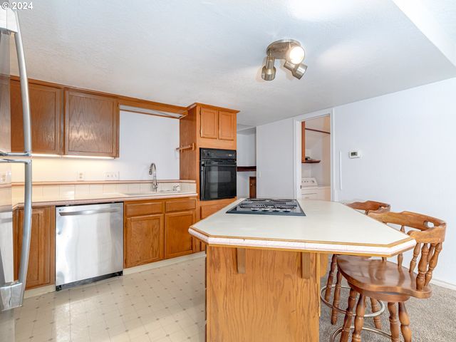 3242 Ne 29TH St, Gresham, OR 97030