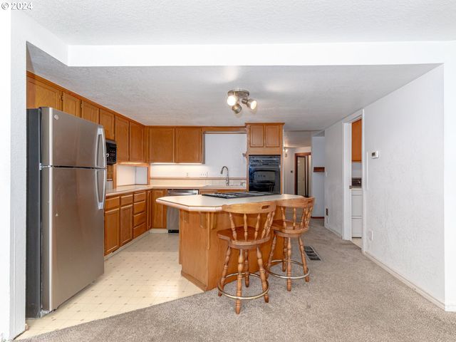 3242 Ne 29TH St, Gresham, OR 97030