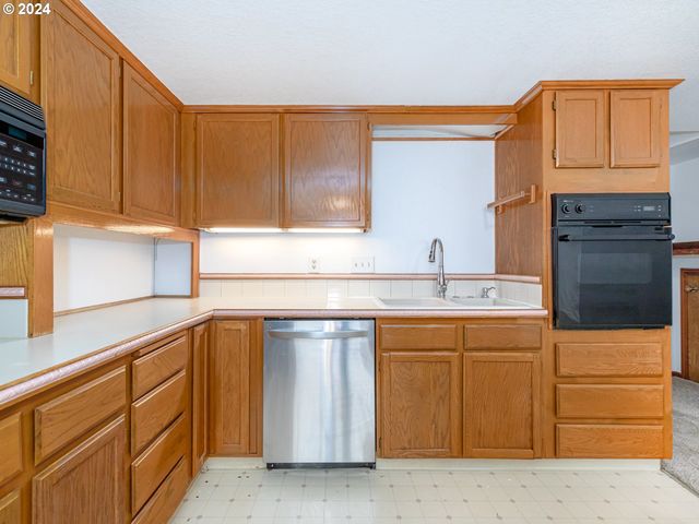 3242 Ne 29TH St, Gresham, OR 97030