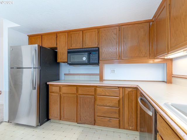 3242 Ne 29TH St, Gresham, OR 97030