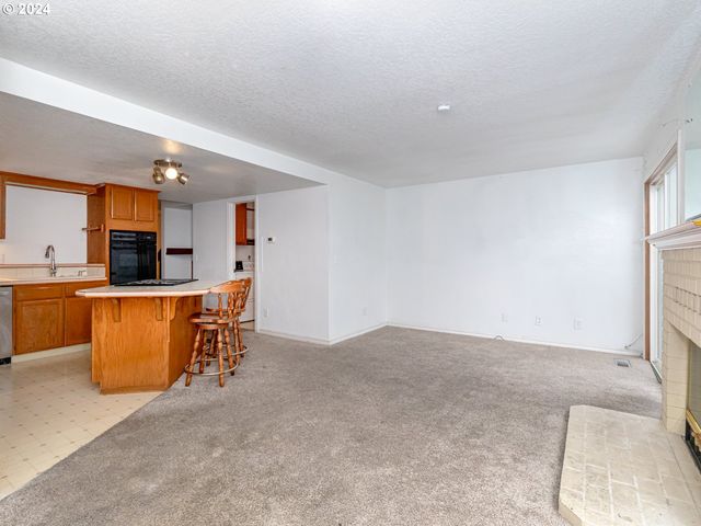 3242 Ne 29TH St, Gresham, OR 97030