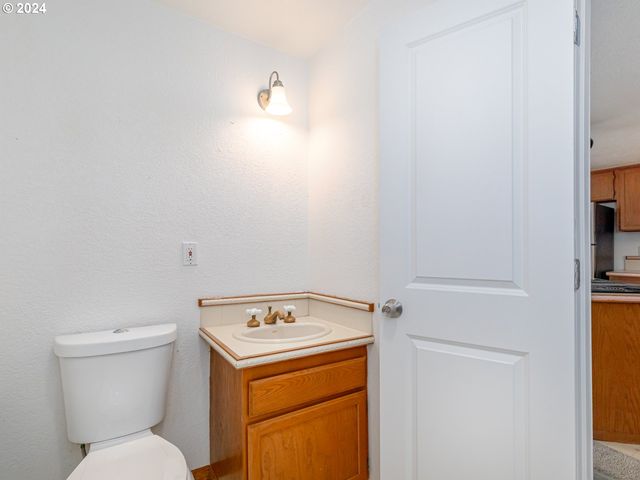 3242 Ne 29TH St, Gresham, OR 97030