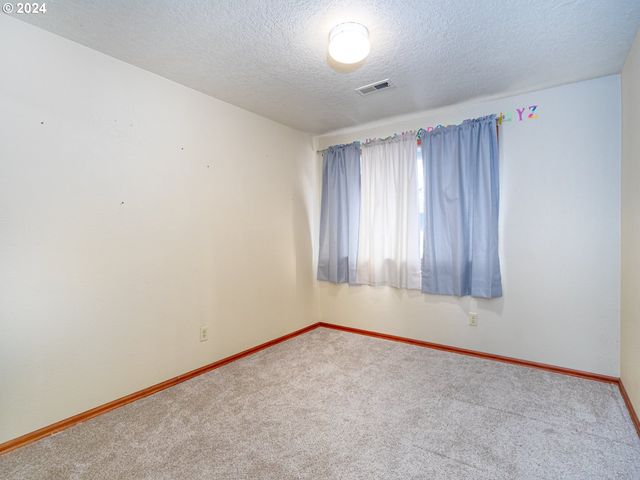 3242 Ne 29TH St, Gresham, OR 97030