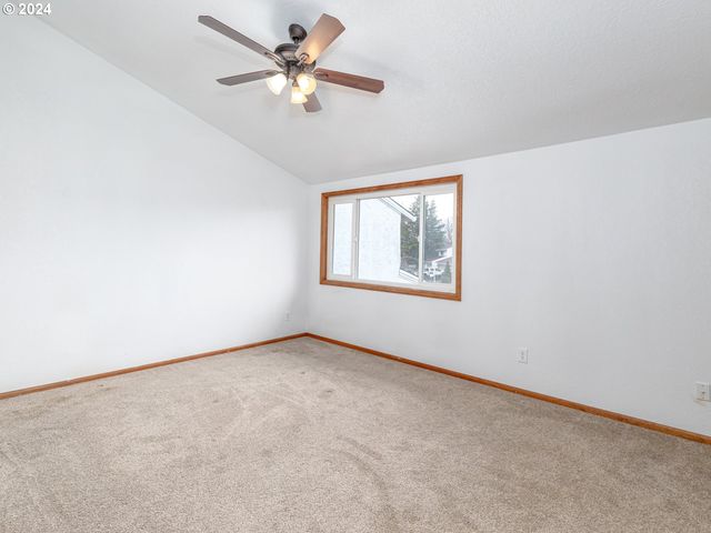 3242 Ne 29TH St, Gresham, OR 97030