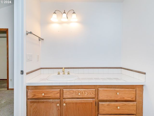3242 Ne 29TH St, Gresham, OR 97030