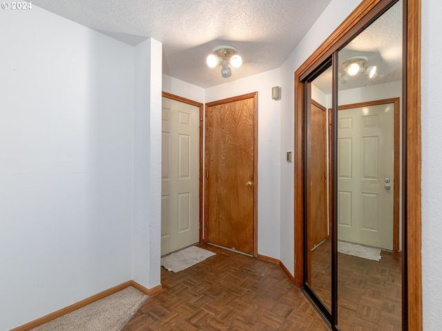 3242 Ne 29TH St, Gresham, OR 97030