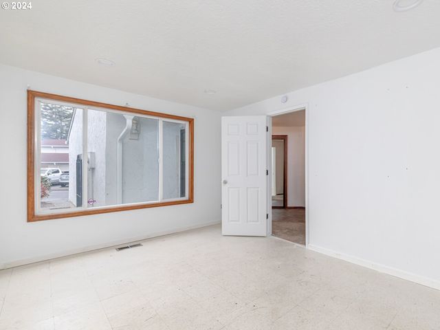 3242 Ne 29TH St, Gresham, OR 97030