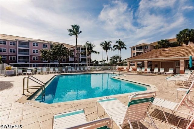 15901 Royal Pointe LN 405, Fort Myers, FL 33908