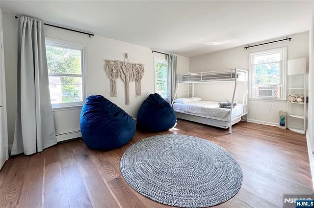 85 Lakeshore Drive, Oakland, NJ 07436
