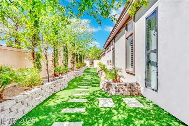 1012 Granger Farm Way, Las Vegas, NV 89145