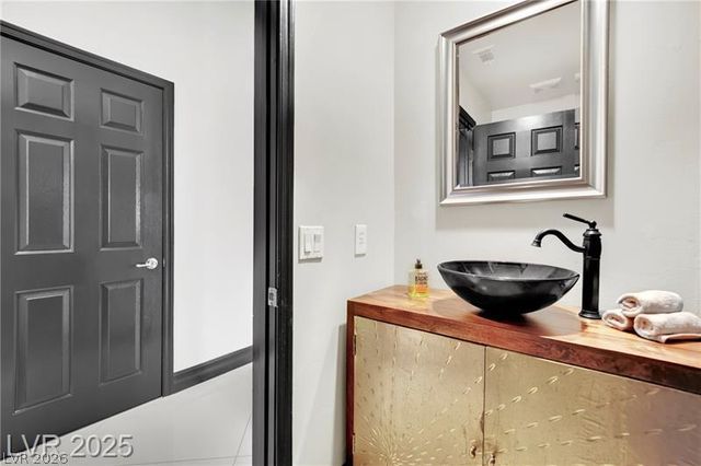 1012 Granger Farm Way, Las Vegas, NV 89145