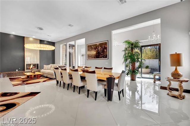 1012 Granger Farm Way, Las Vegas, NV 89145