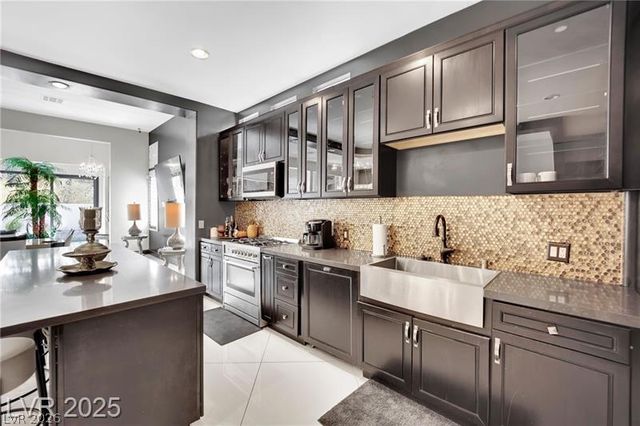 1012 Granger Farm Way, Las Vegas, NV 89145