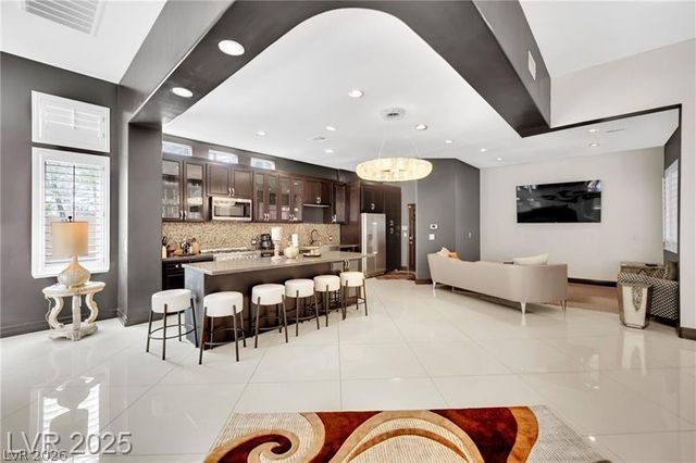1012 Granger Farm Way, Las Vegas, NV 89145