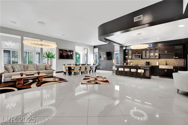 1012 Granger Farm Way, Las Vegas, NV 89145