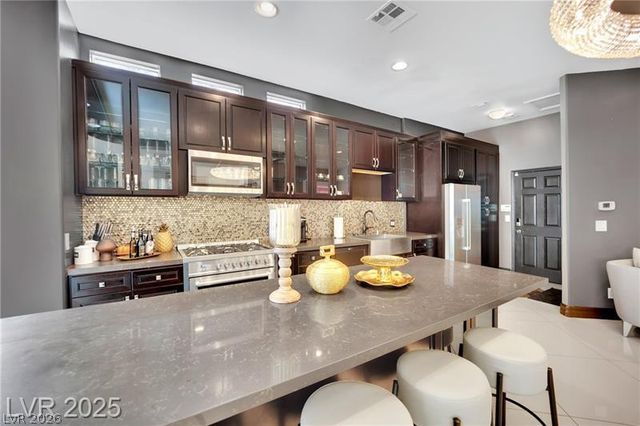 1012 Granger Farm Way, Las Vegas, NV 89145