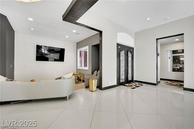 1012 Granger Farm Way, Las Vegas, NV 89145