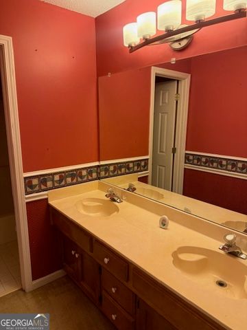 3336 Deerwood Lane, Rex, GA 30273