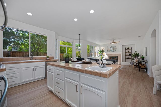 820 Travis St, Folsom, CA 95630