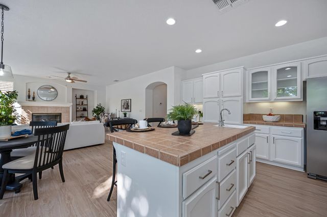 820 Travis St, Folsom, CA 95630