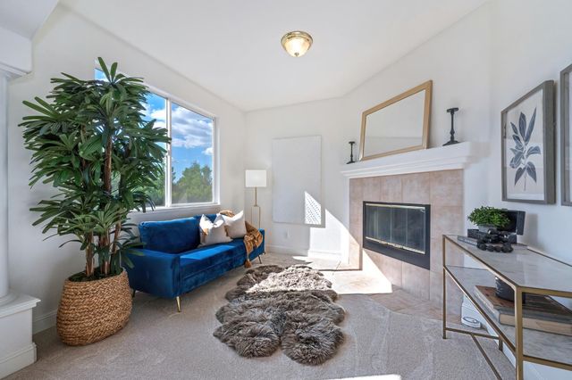 820 Travis St, Folsom, CA 95630