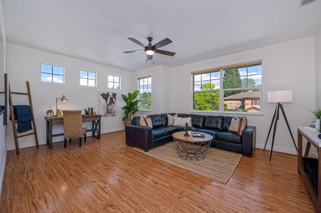 820 Travis St, Folsom, CA 95630