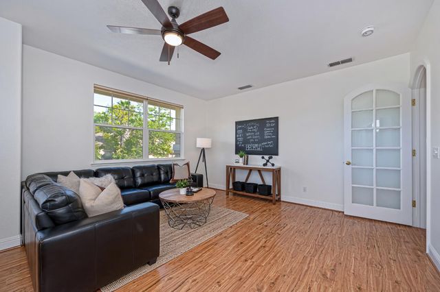 820 Travis St, Folsom, CA 95630