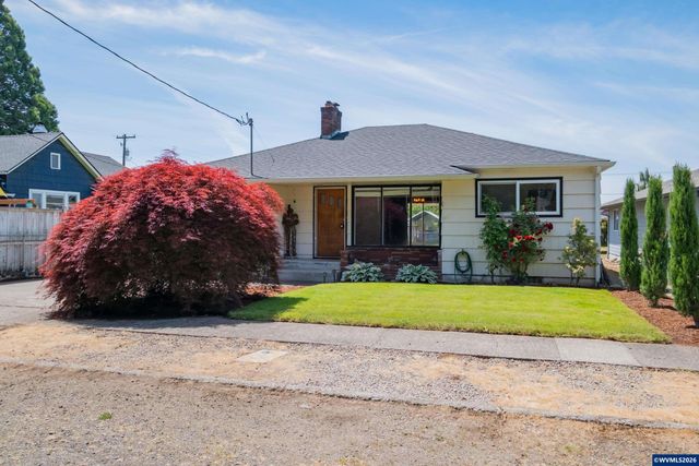 1137 N 4th St, Stayton, OR 97383