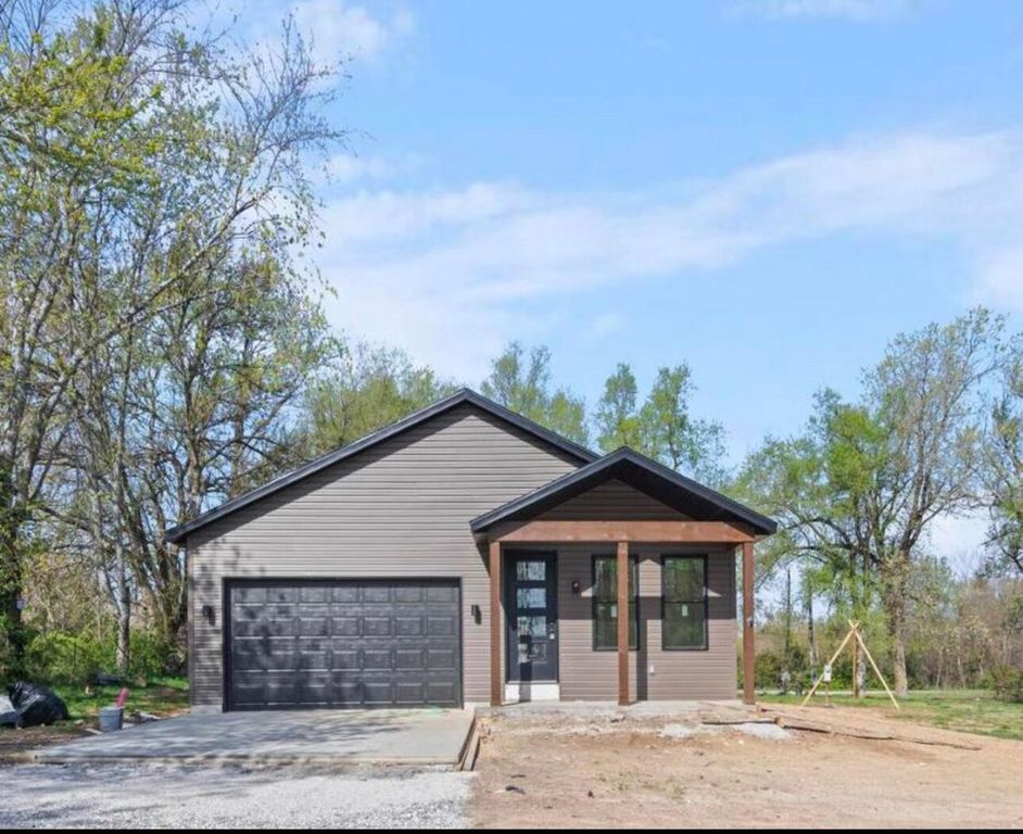 338 South Avenue, Sparta, MO 65753