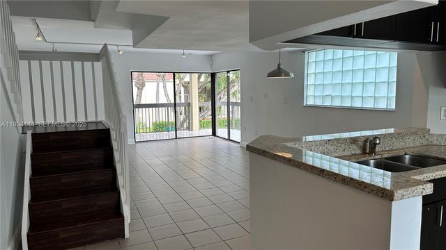 8834 SW 130th Ct 212, Miami, FL 33186