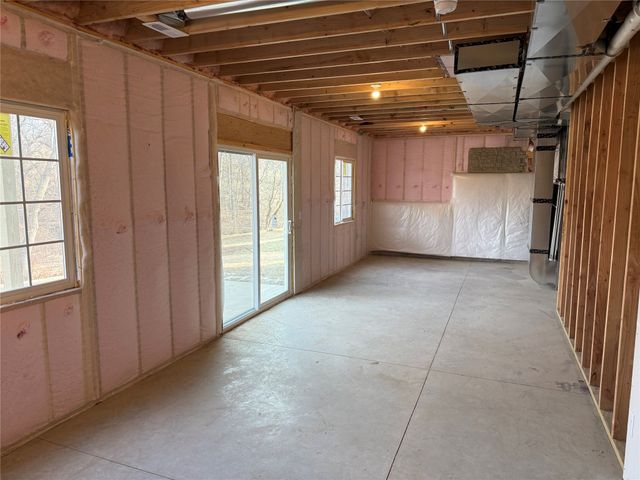 352 E Pleasant View Drive, Des Moines, IA 50315