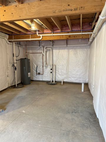 352 E Pleasant View Drive, Des Moines, IA 50315