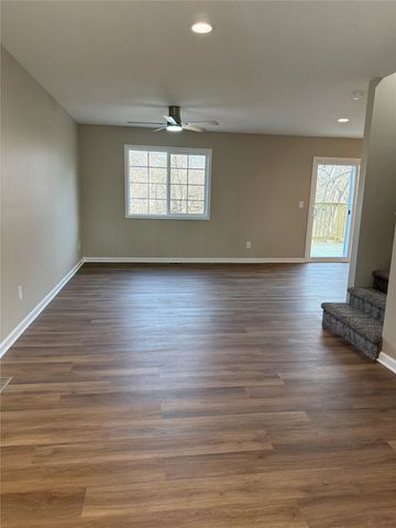 352 E Pleasant View Drive, Des Moines, IA 50315