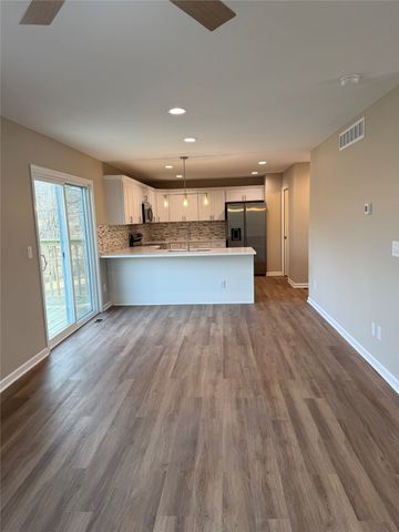 352 E Pleasant View Drive, Des Moines, IA 50315