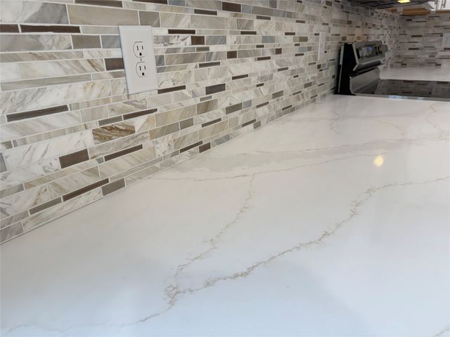 352 E Pleasant View Drive, Des Moines, IA 50315