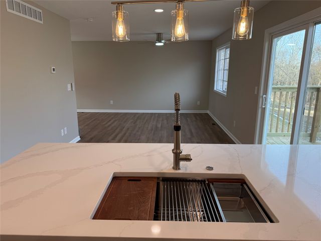 352 E Pleasant View Drive, Des Moines, IA 50315