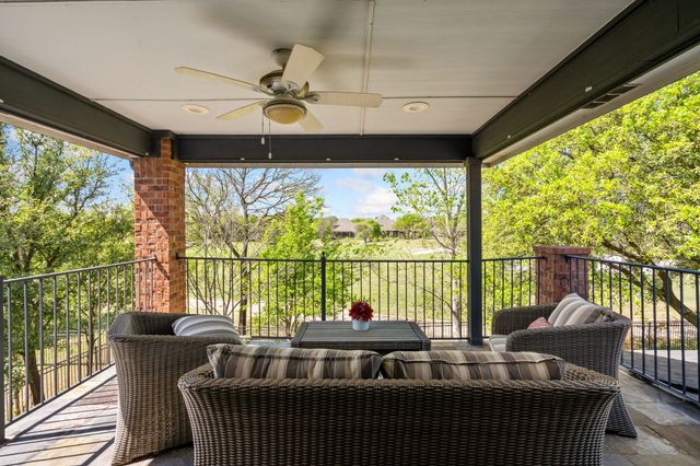 1301 Meadows Avenue, Lantana, TX 76226