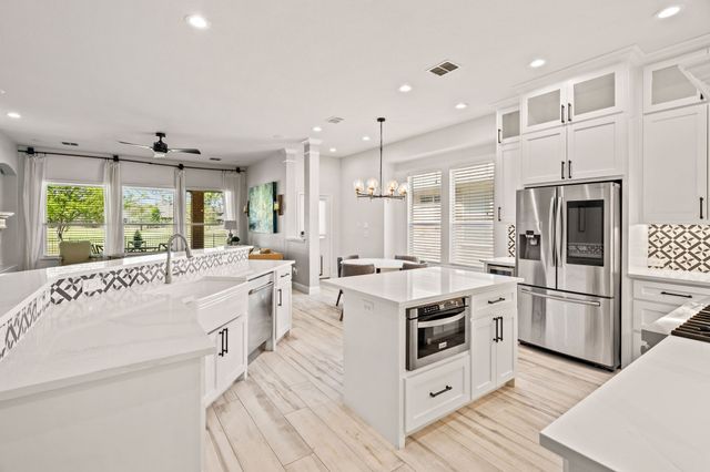 1301 Meadows Avenue, Lantana, TX 76226