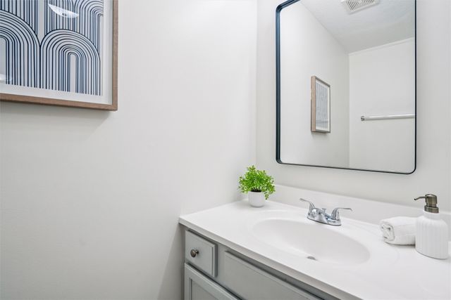 8601 Westown Parkway 13108, West Des Moines, IA 50266