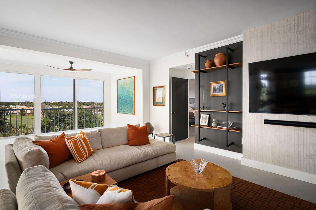 Image 9 of property listing at 17031 Boca Club Boulevard 065a, Boca Raton, FL 33487