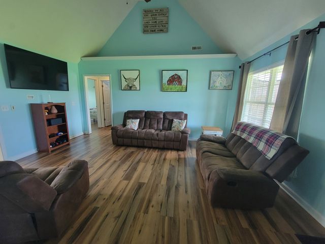 5075 Midland Fosterville Rd, Bell Buckle, TN 37020
