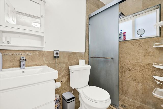 10100 Nicaragua Dr, Cutler Bay, FL 33189