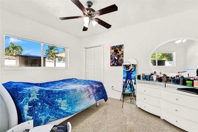 10100 Nicaragua Dr, Cutler Bay, FL 33189