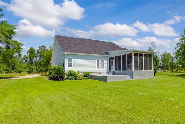 1997 Coopers Point Drive NE, Townsend, GA 31331