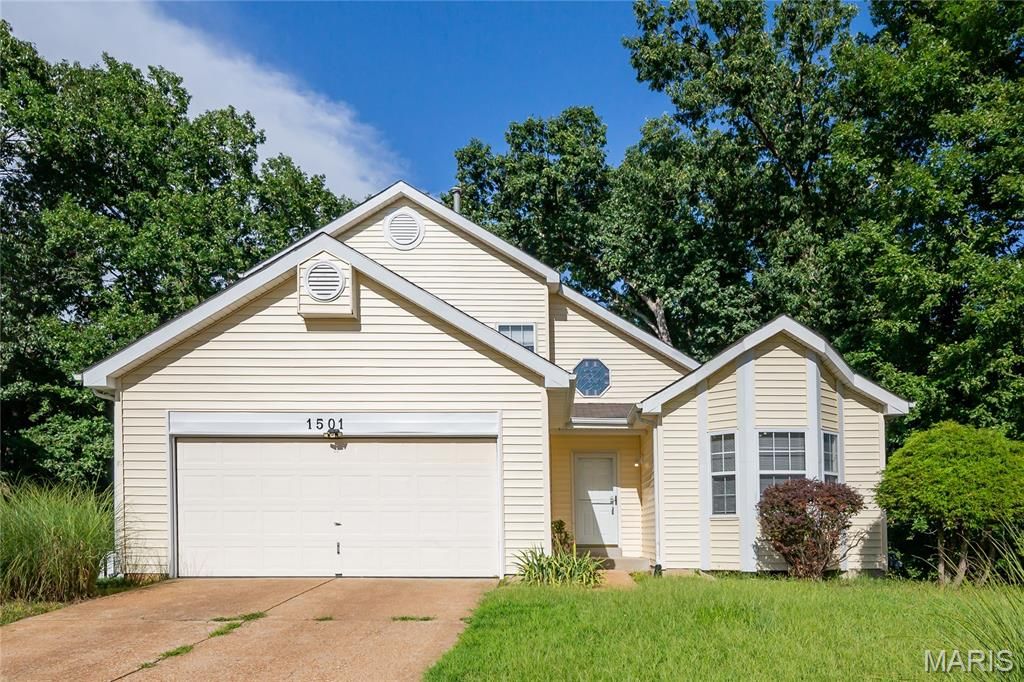 1501 Strawberry Glen Court, Ballwin, MO 63021