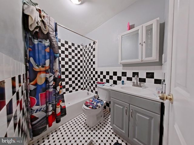 1422 N WILLINGTON ST, Philadelphia, PA 19121