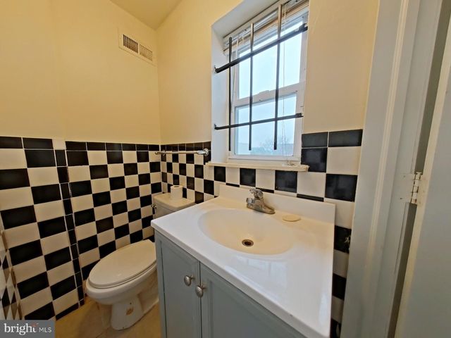 1422 N WILLINGTON ST, Philadelphia, PA 19121