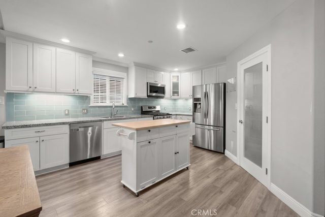 885 Masterson Drive, Thousand Oaks, CA 91360
