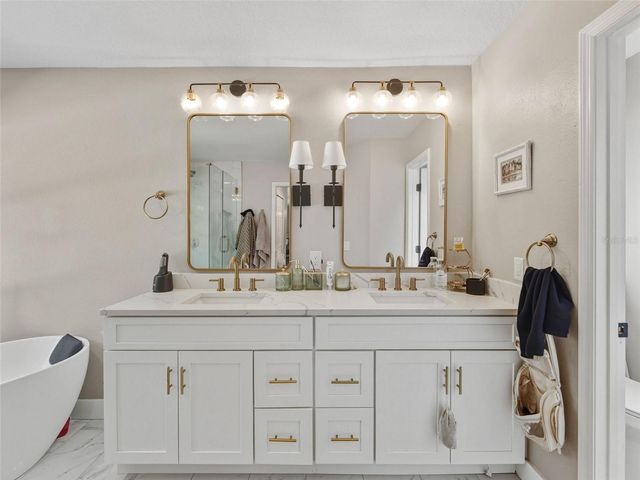 8606 BUTTONBUSH COURT, Tampa, FL 33647