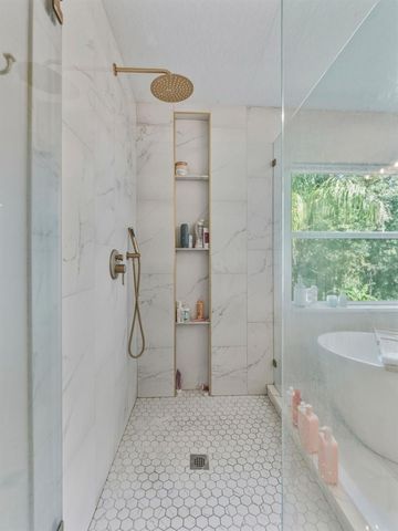 8606 BUTTONBUSH COURT, Tampa, FL 33647